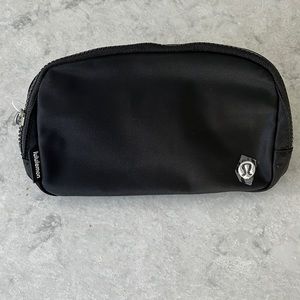 Lululemon Everywhere Belt Bag